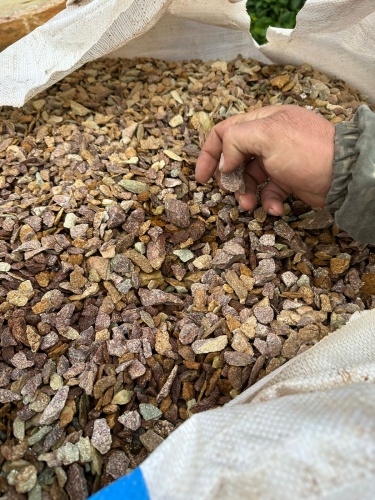 Златолит персиковый декоративная каменная крошка купить в Краснотурьинске