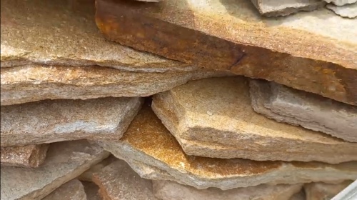 Плитняк златолит жёлтый золотистый для отмостки купить в Краснотурьинске