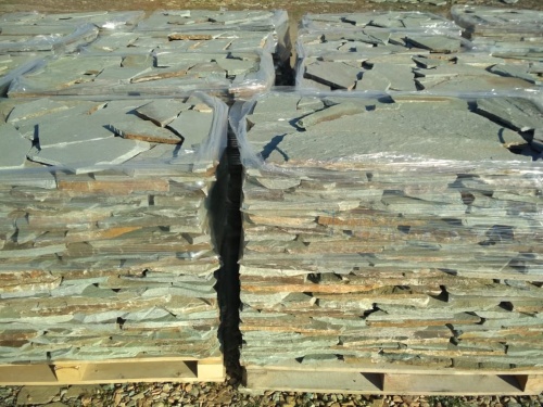 Плитняк златолит зелёный для цоколя, отмостки купить в Краснотурьинске