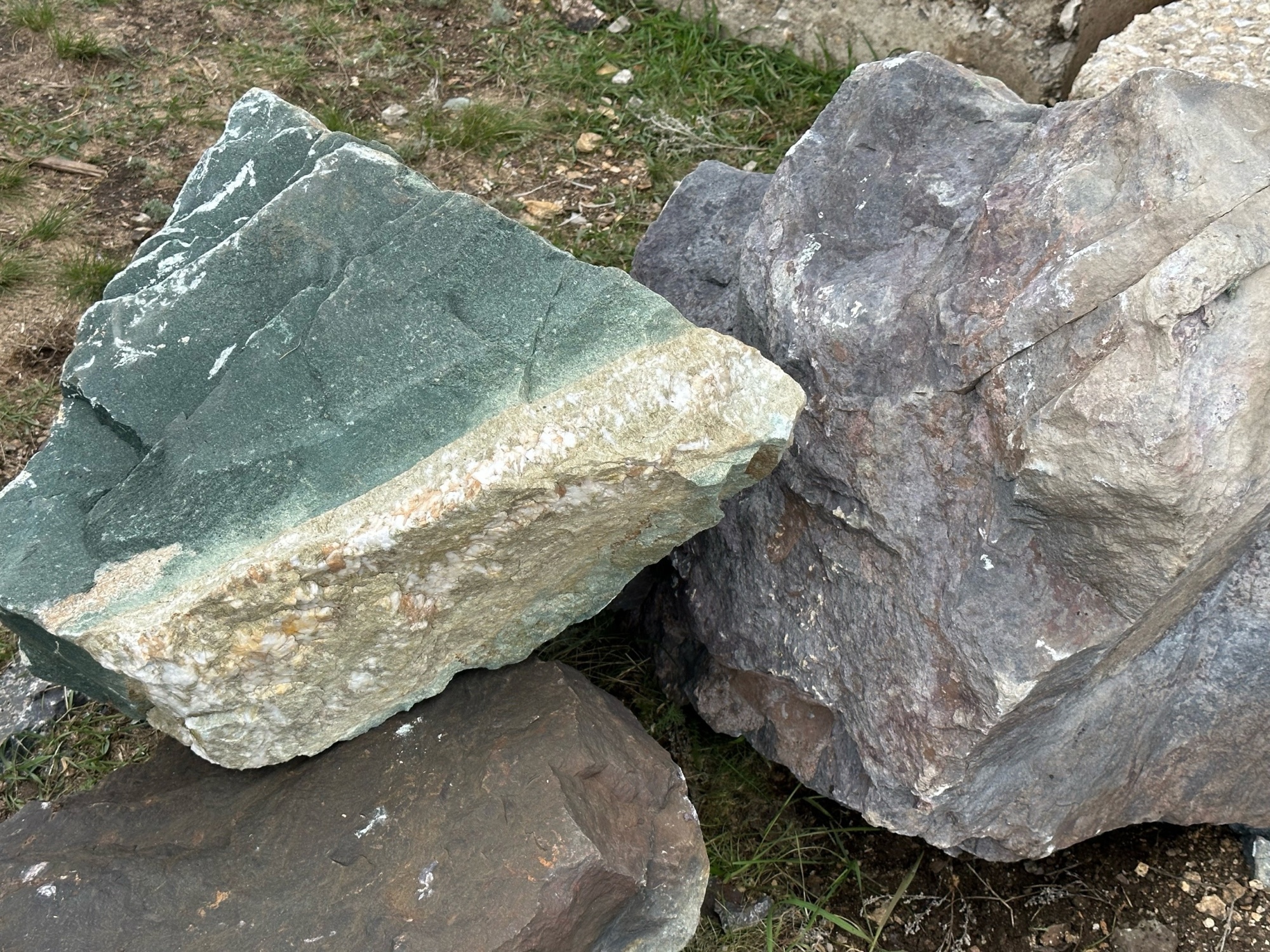 Камни для ландшафтного дизайна зелёные 10-60 килограмм купить в Краснотурьинске