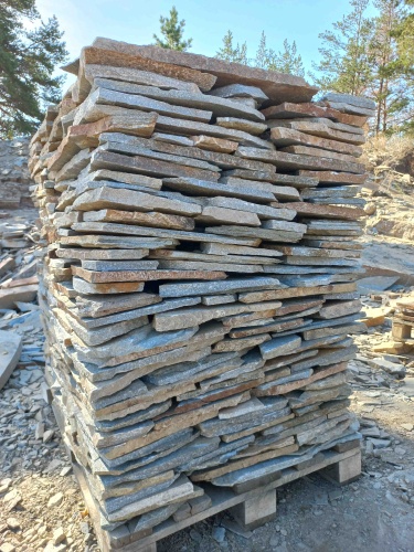 Плитняк златолит серебристый для цоколя, отмостки купить в Краснотурьинске