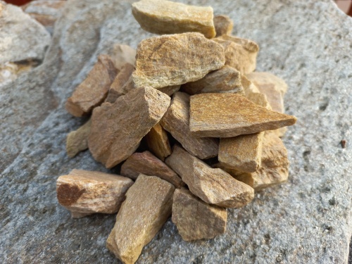Златолит жёлтый декоративная каменная крошка купить в Краснотурьинске