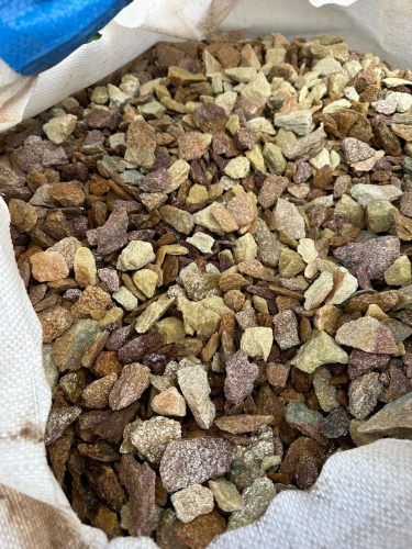 Златолит персиковый декоративная каменная крошка купить в Краснотурьинске