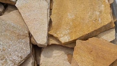 Плитняк златолит жёлтый для цоколя купить в Краснотурьинске