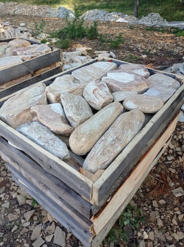 Златолит жёлтый, жёлто-зелёный глыбки и валуны для ланшафтного дизайна купить в Краснотурьинске