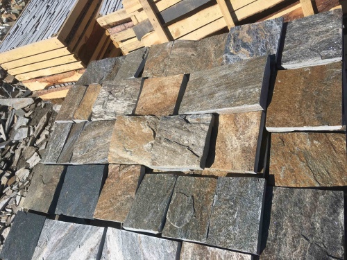 Плитка пилёная златолит Уральский для цоколя, отмостки купить в Краснотурьинске