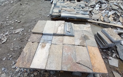 Плитка пилёная златолит Уральский для цоколя, отмостки купить в Краснотурьинске