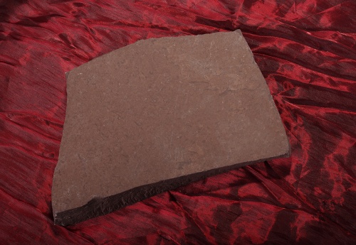 Плитняк лемезит бордовый для цоколя 1,5-2 см купить в Краснотурьинске