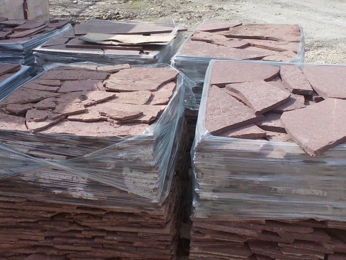 Плитняк лемезит бордовый для облицовки цоколя 20-25 мм  купить в Краснотурьинске