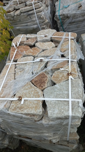 Плитняк галтованный гранитный для ландшафтного дизайна купить в Краснотурьинске