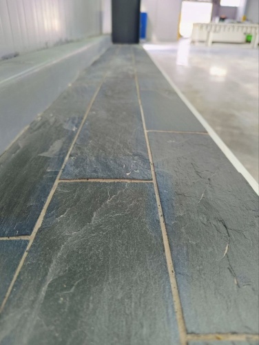 Плитка чёрная из натурального камня фасадная 30 см * 5 см, толщина 7 мм -30 мм купить в Краснотурьинске